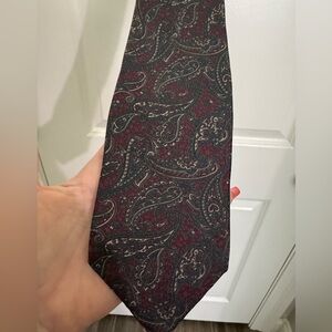 Vintage Wembley Paisley Tie for Formal Occasions